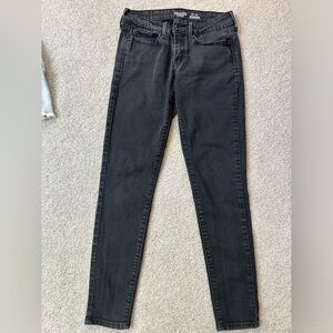 Levi’s Women’s Black jeggins